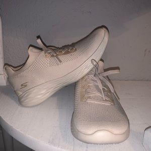 Beige you by Skechers sneakers